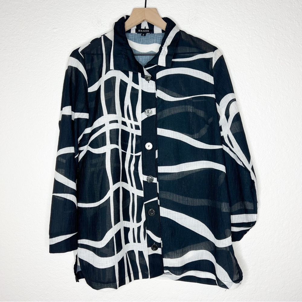 Damee Black White Abstract Print Button Up Blouse Moldable Wire Collar sze Small